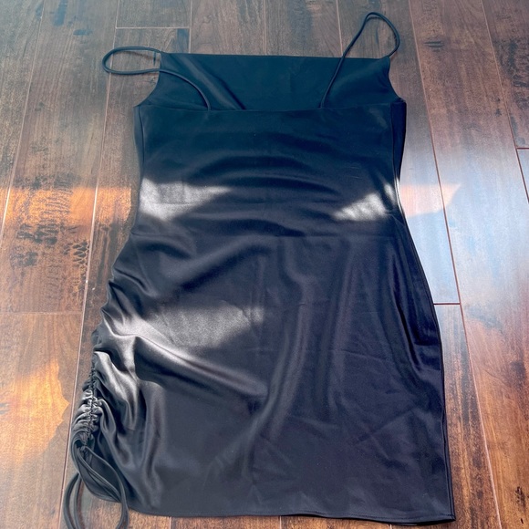 TOPSHOP Black Ruched Mini Satin Slip Dress - Picture 7 of 8